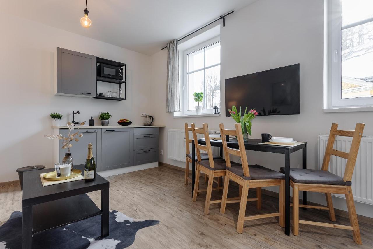 Vlevo Dole Koko Apartment โรกีนีซ นัด ยีเซอโร ภายนอก รูปภาพ