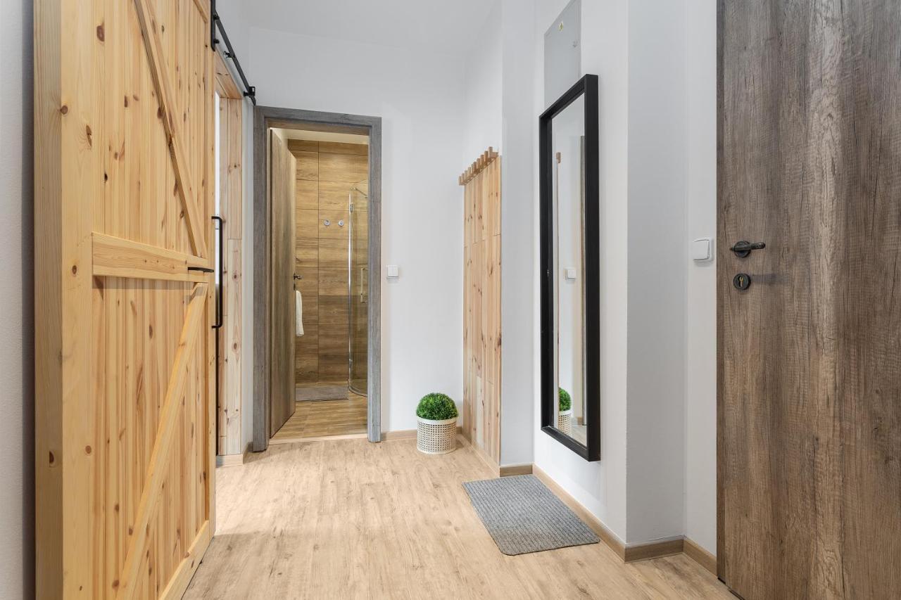 Vlevo Dole Koko Apartment โรกีนีซ นัด ยีเซอโร ภายนอก รูปภาพ