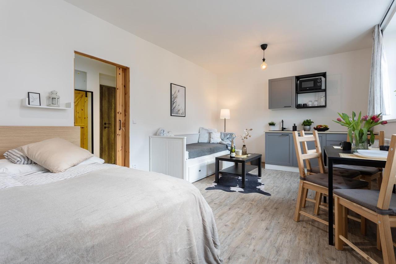 Vlevo Dole Koko Apartment โรกีนีซ นัด ยีเซอโร ภายนอก รูปภาพ